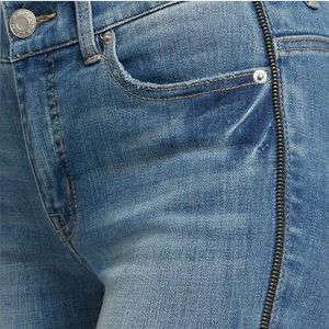 New York & Company Women’s MYA Curvy High-Waist Jeans - Light Blue